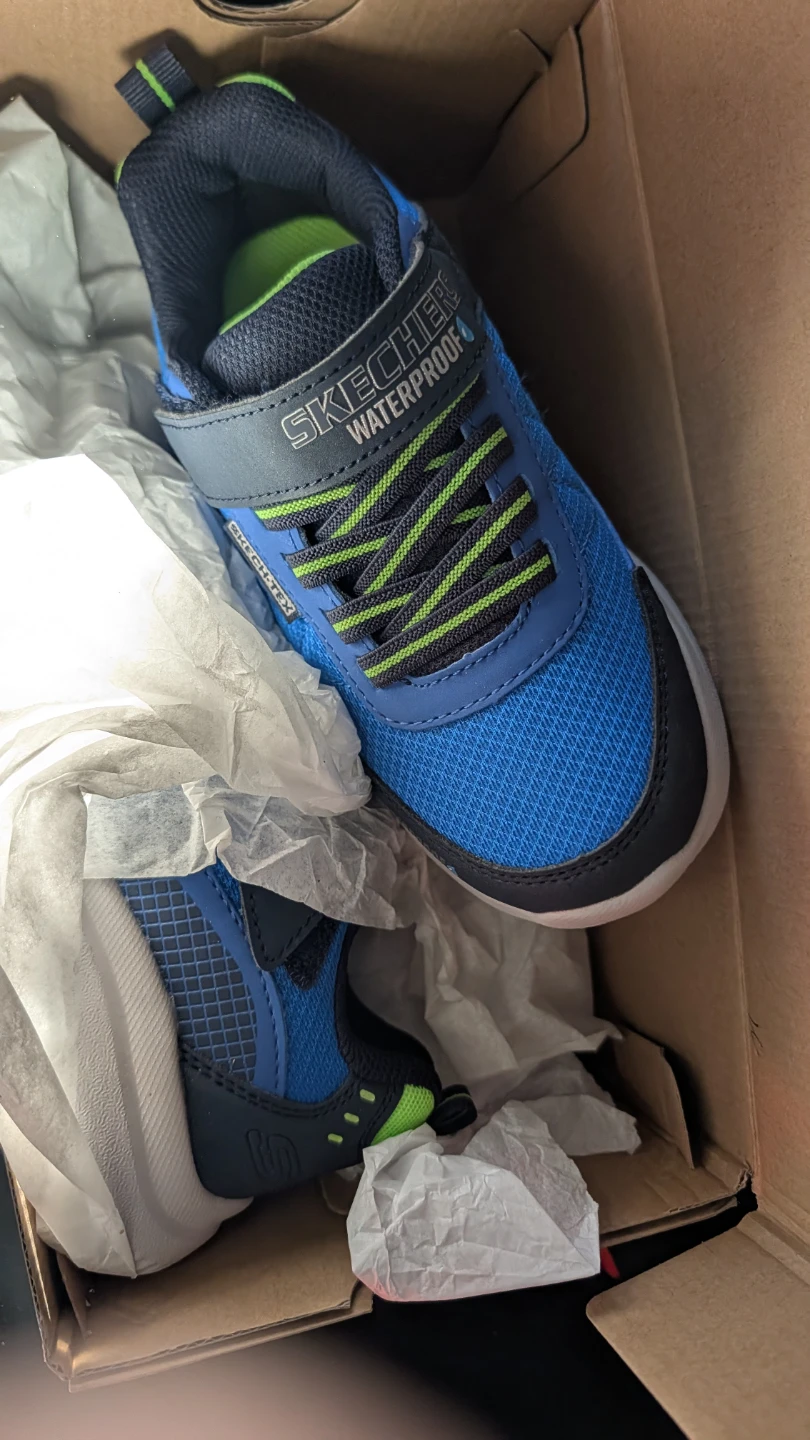 BNIB Skechers Waterproof Kids Shoes Size 13.5