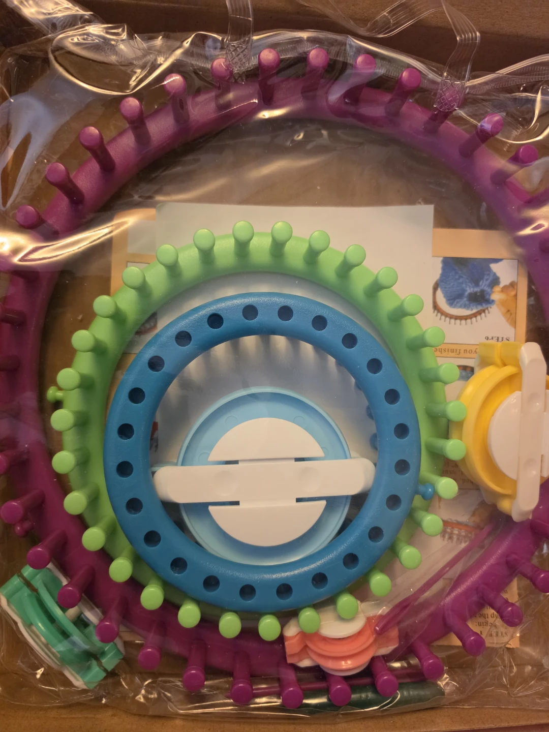 Knit Quick Round Knitting Loom & Pompom Set - photo 2