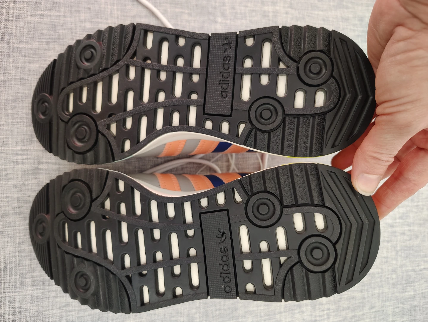🔥 Adidas Women’s Gray & Coral Low-Top Sneakers - Size 6.5 - photo 2