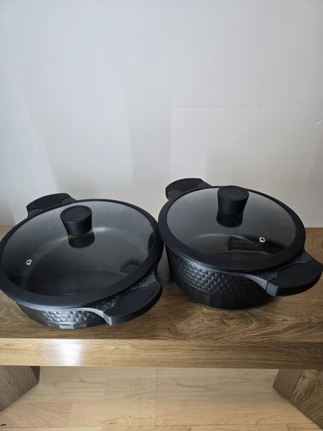 Two Black Speckled Non-Stick Pots with Lids - photo 2