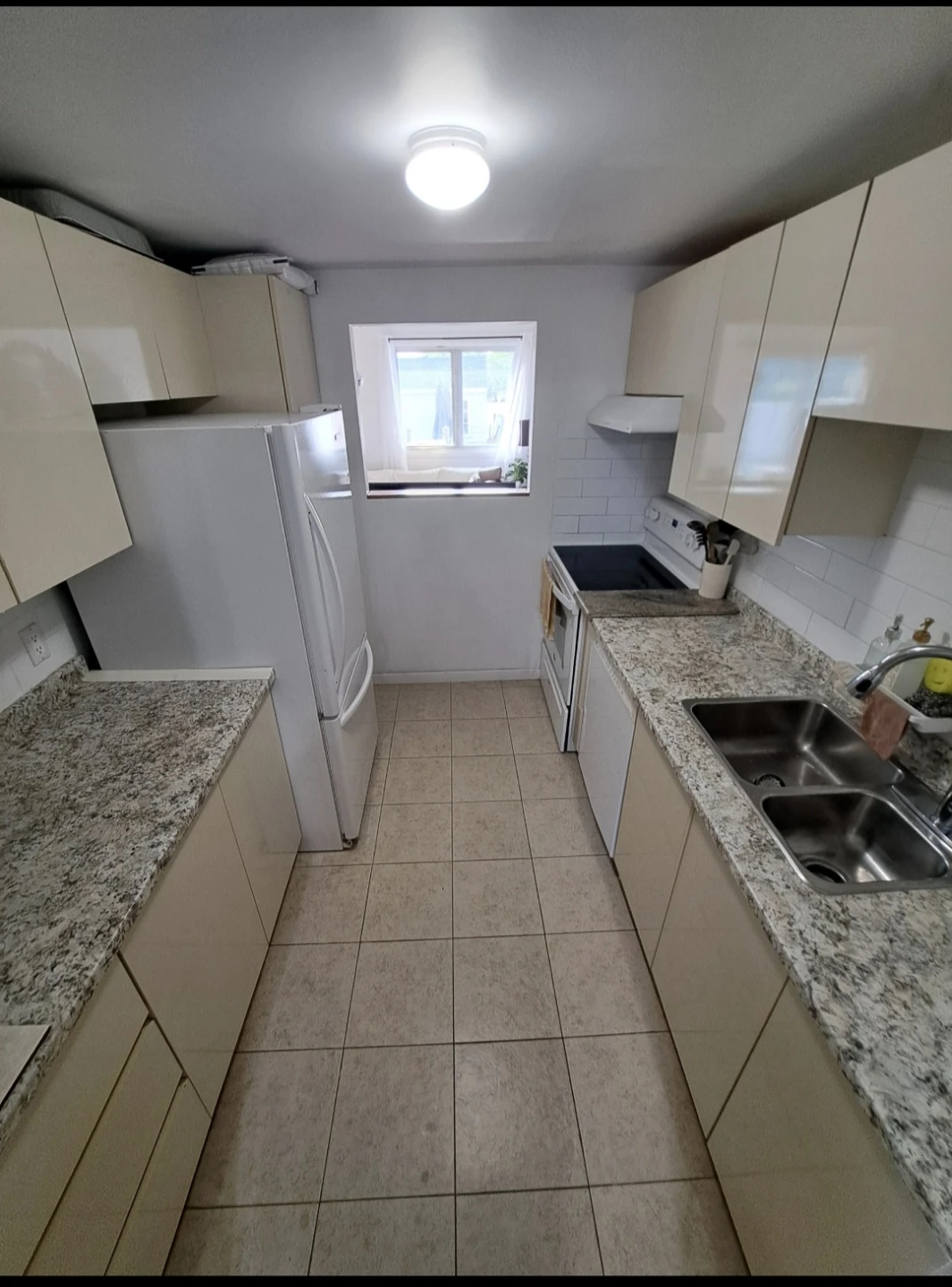 Châteauguay - chambre a louée/ room for rent - photo 2