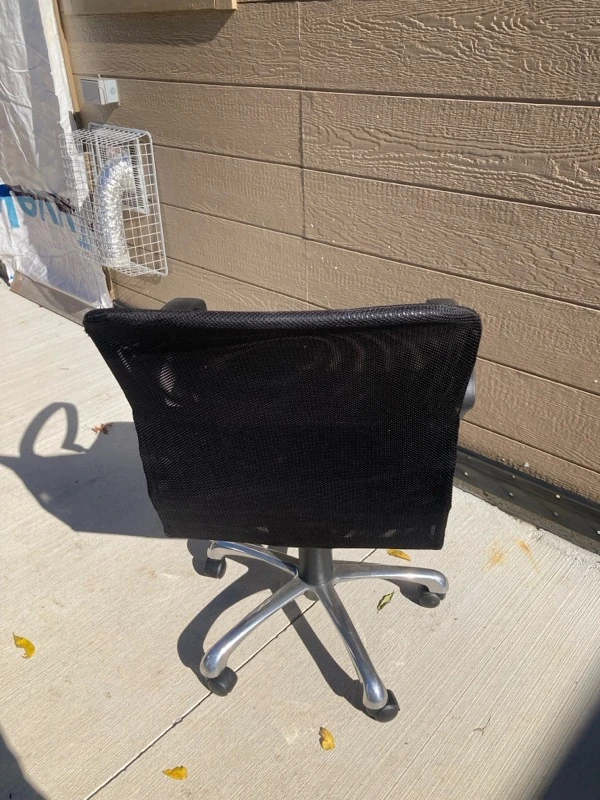 Black Mesh Office Chair - photo 3