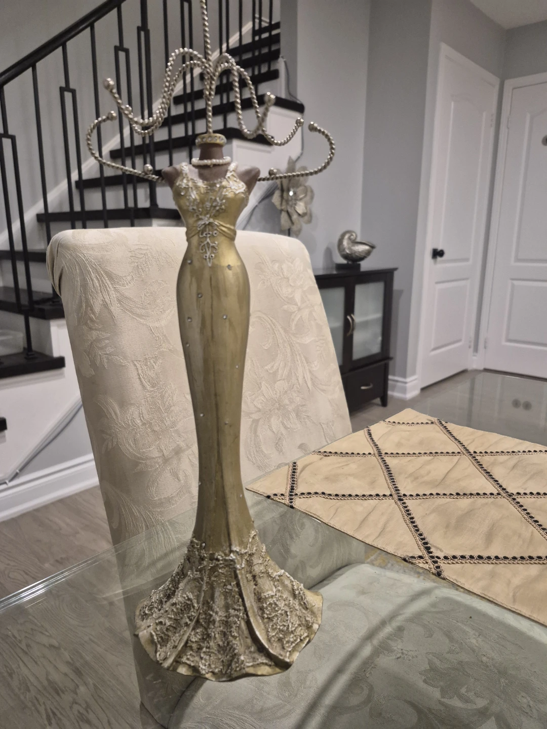 Mannequin-Style Jewellery Stand