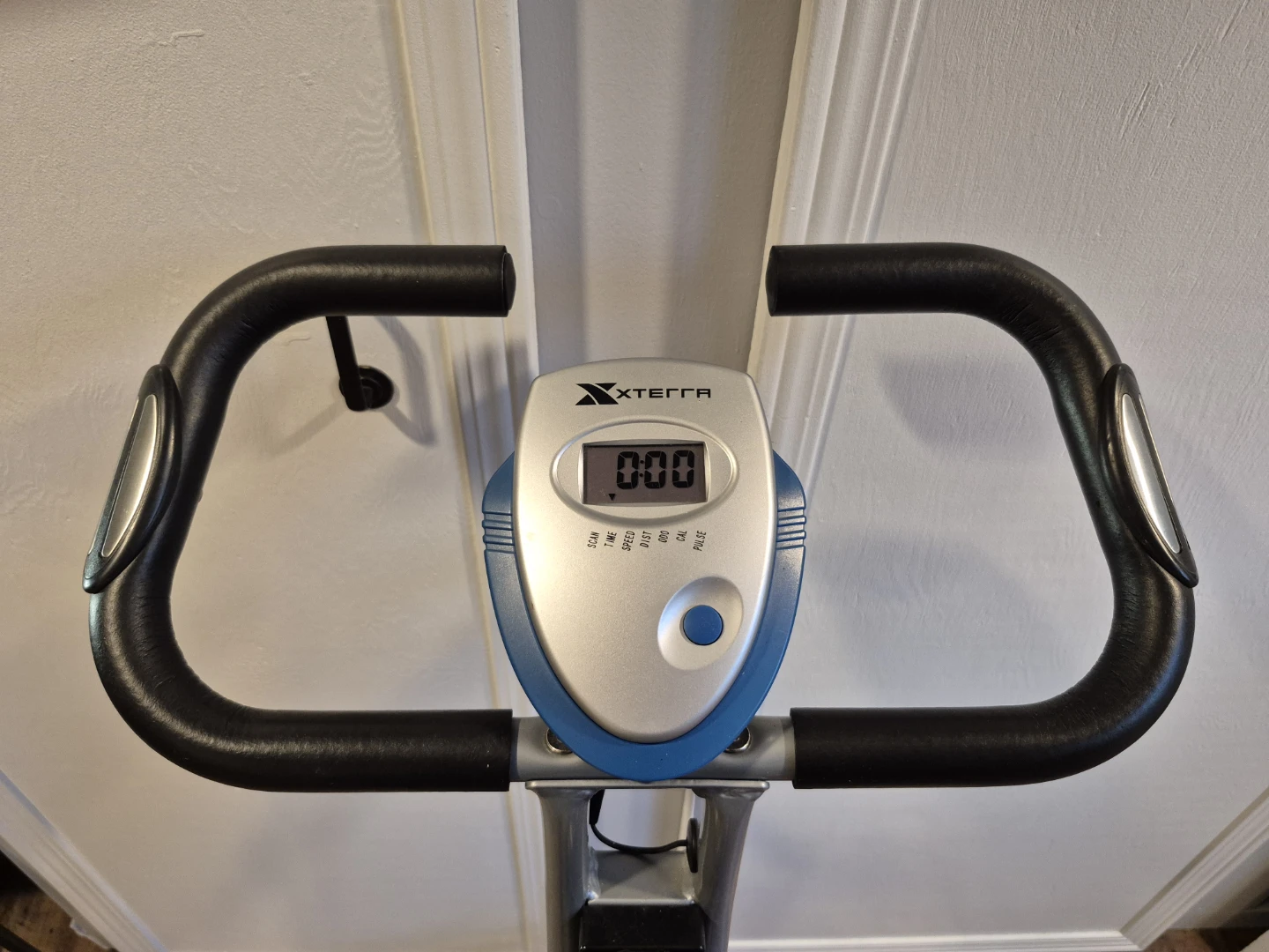 Folding Exercise Bike (Xterra FB150) - photo 3
