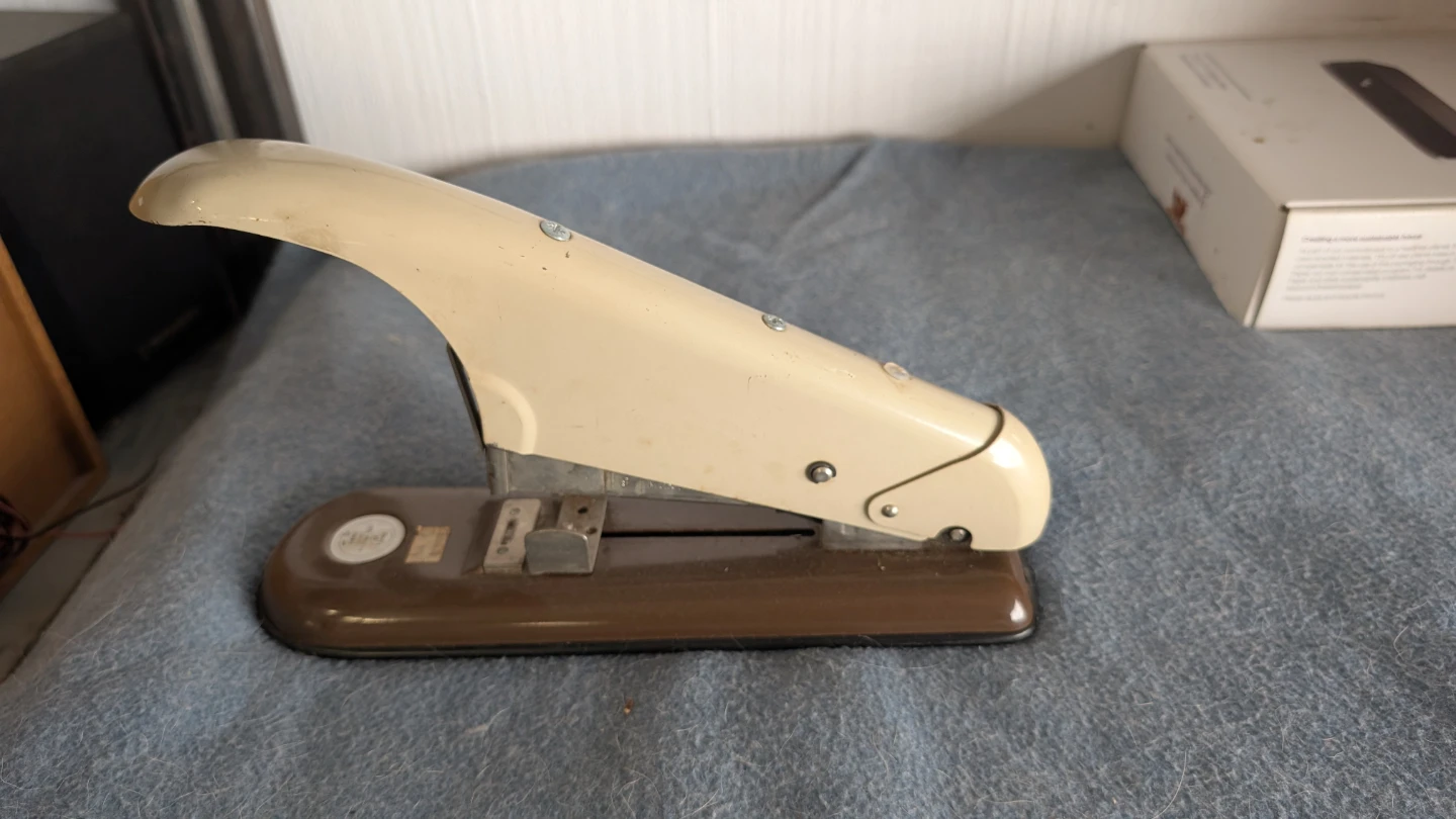 Vintage Apsco A9 Stapler - photo 5