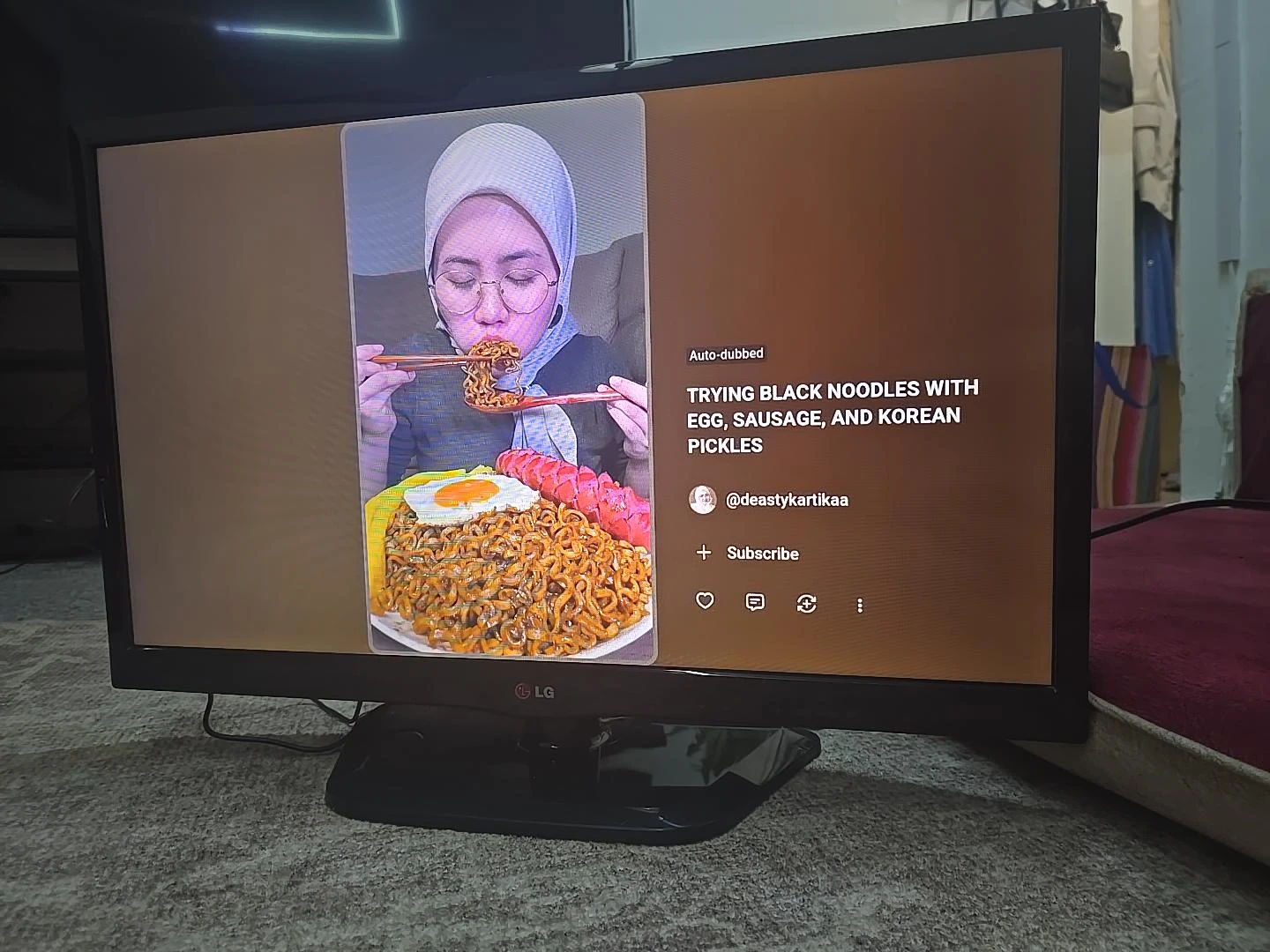 LG 28-inch LED Television
