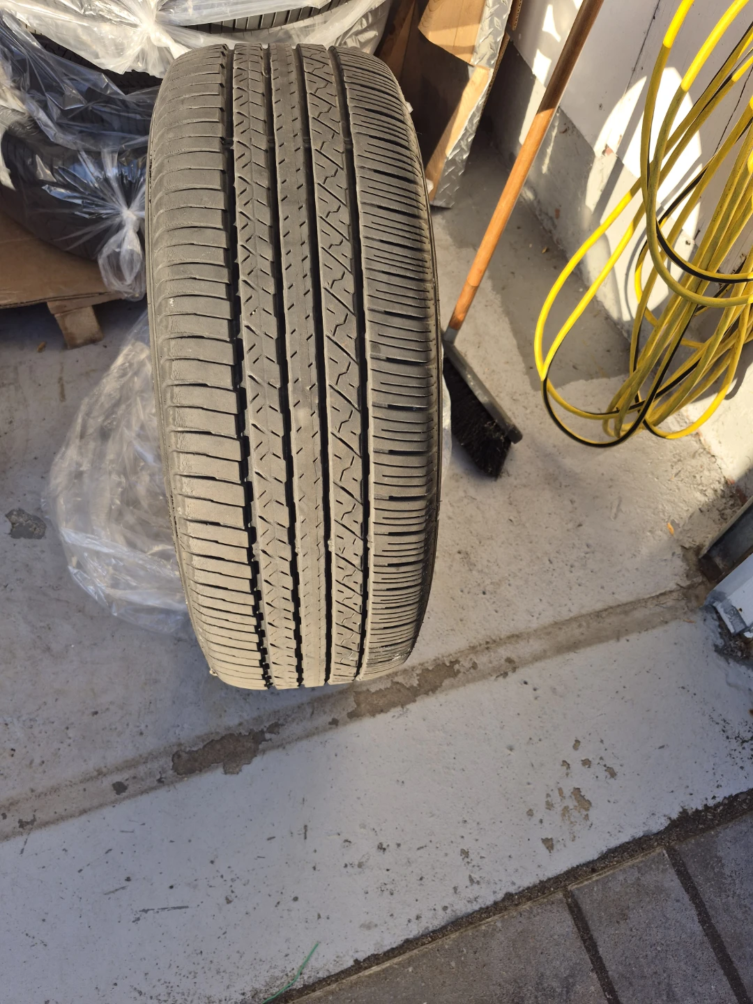 Falken set four 225/55R18 All-Season Tire