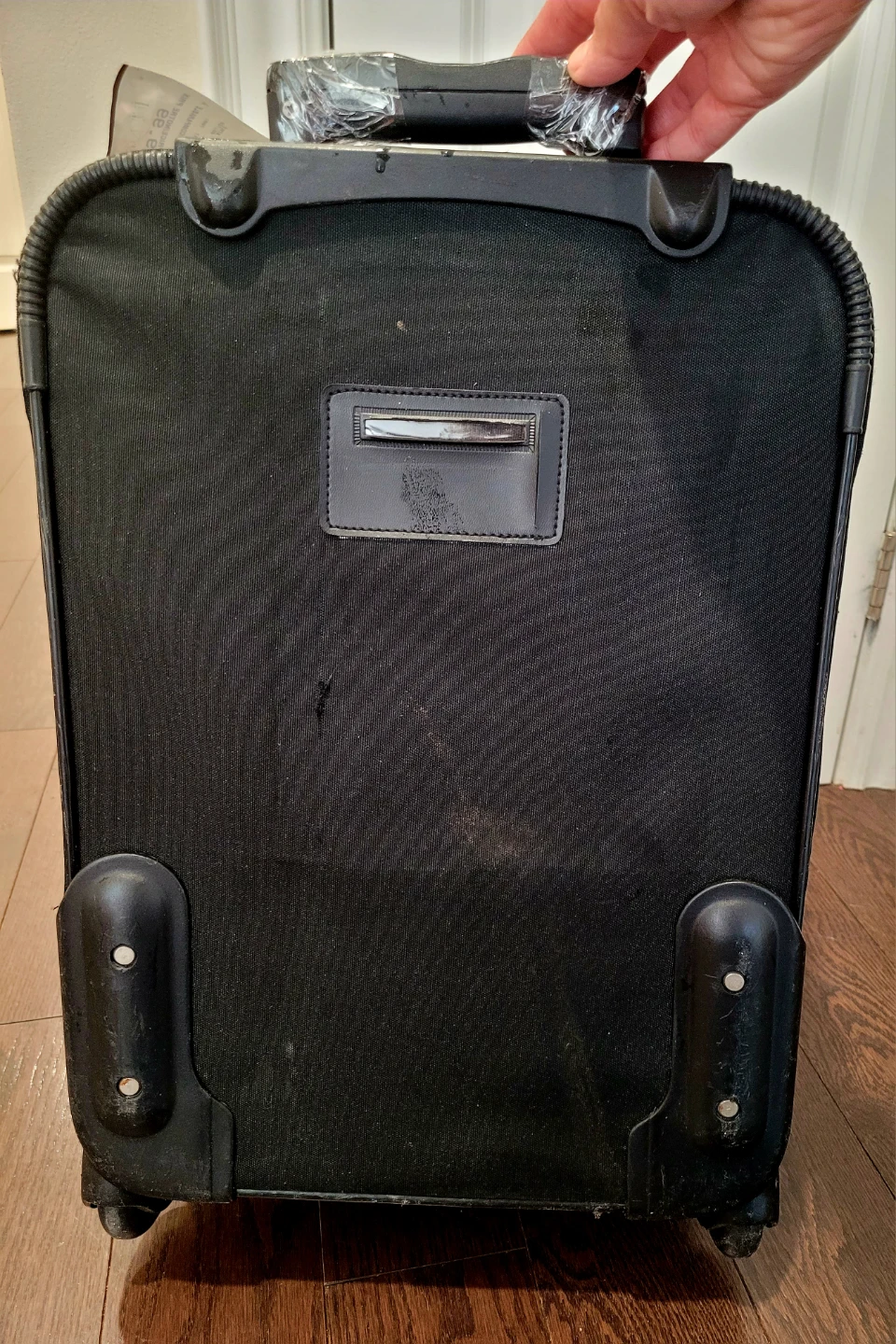 Black Leisure Luggage Rolling Carry-On Suitcase - photo 4