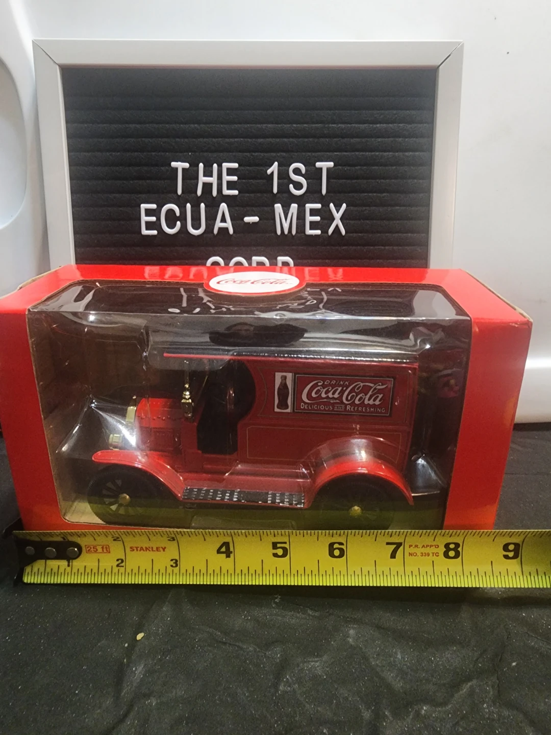 Coca-Cola 1917 Ford Model T Cargo Van 1:24 Scale - photo 3