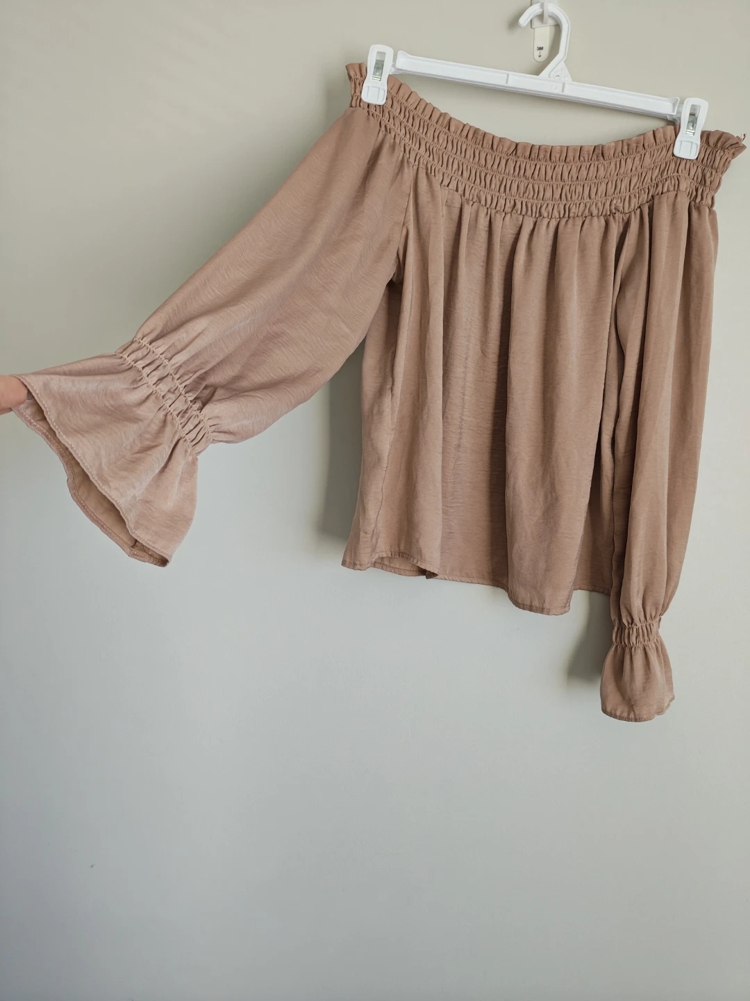 Guess Off-the-Shoulder Blouse - Size Large - photo 2