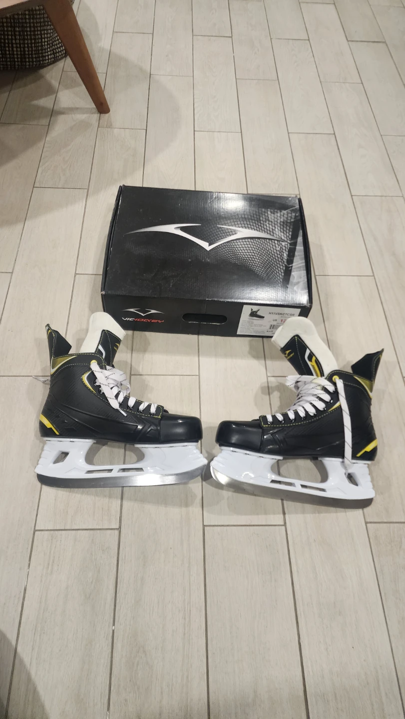 Vic Hockey Skates Size 12 (Adult size)