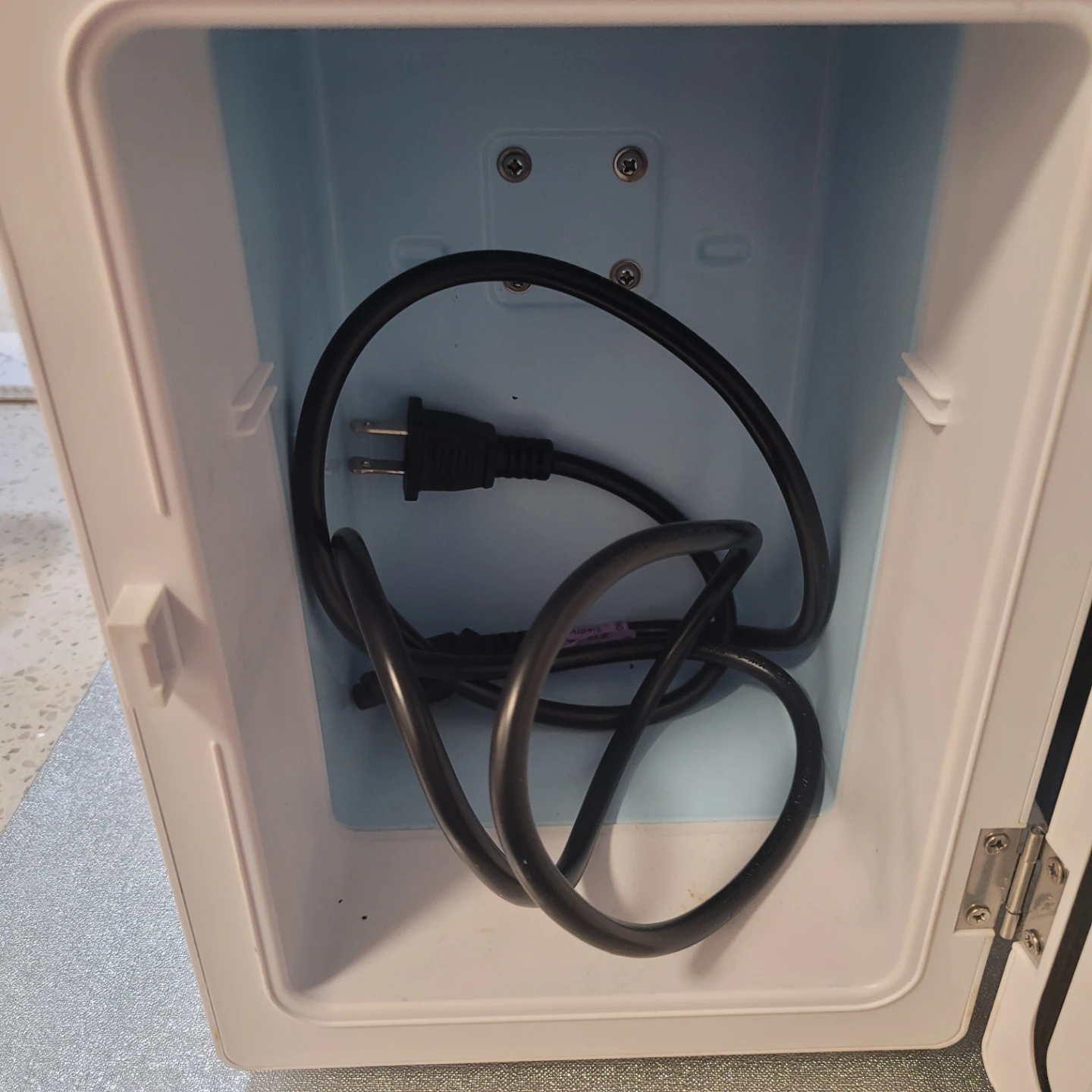 AstroAI Mini Fridge Model LY0204A - photo 2