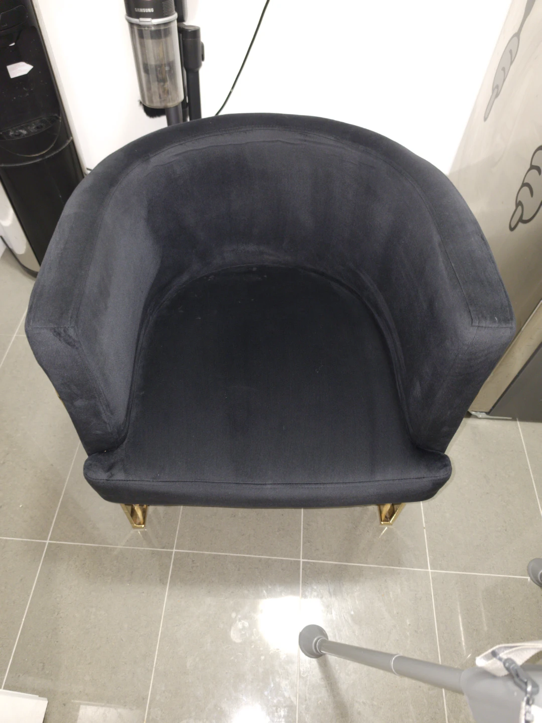 06 pcs ,Black Velvet Accent Chair with Gold Metal Base - photo 5