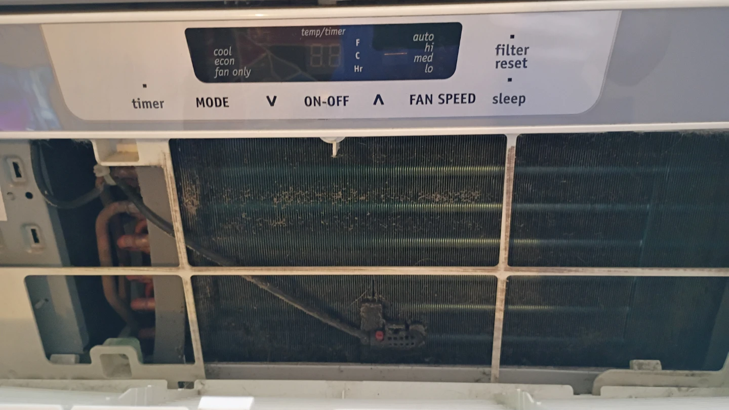 Frigidaire Window Air Conditioner - photo 5