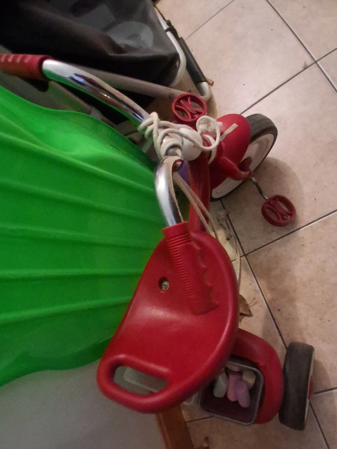 Triciclo para niños rojo - photo 2