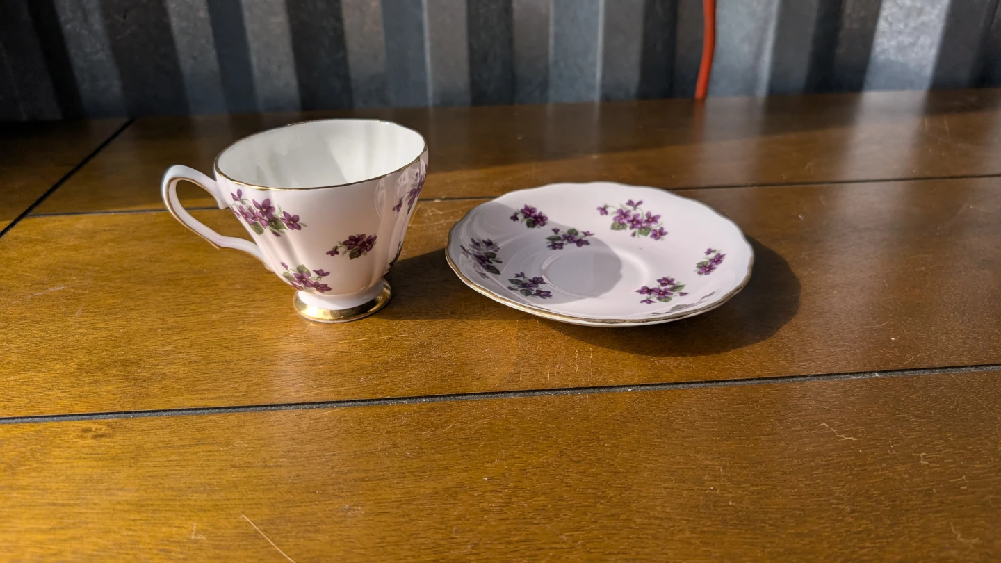 Colclough Bone China Tea Cup and Saucer Set - photo 2