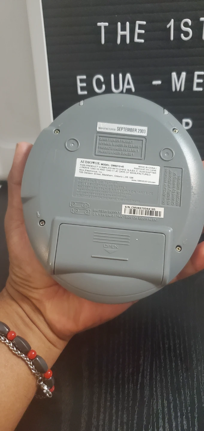 Audiovox DM8210-45 Portable CD Player - photo 3