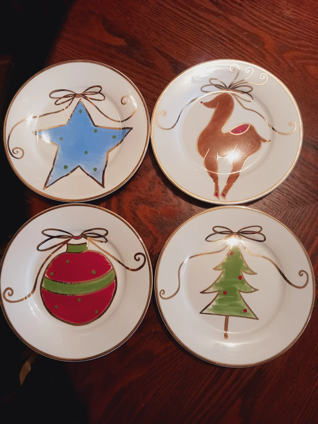 New !! Set of 4 Christmas 🎄 Holiday Decorative Plates - photo 4