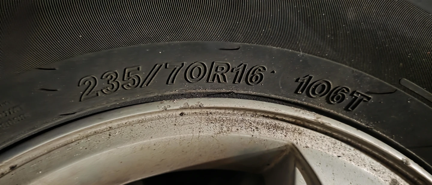 Set of 4 Hyundai 16-inch Wheels and Tires - photo 3