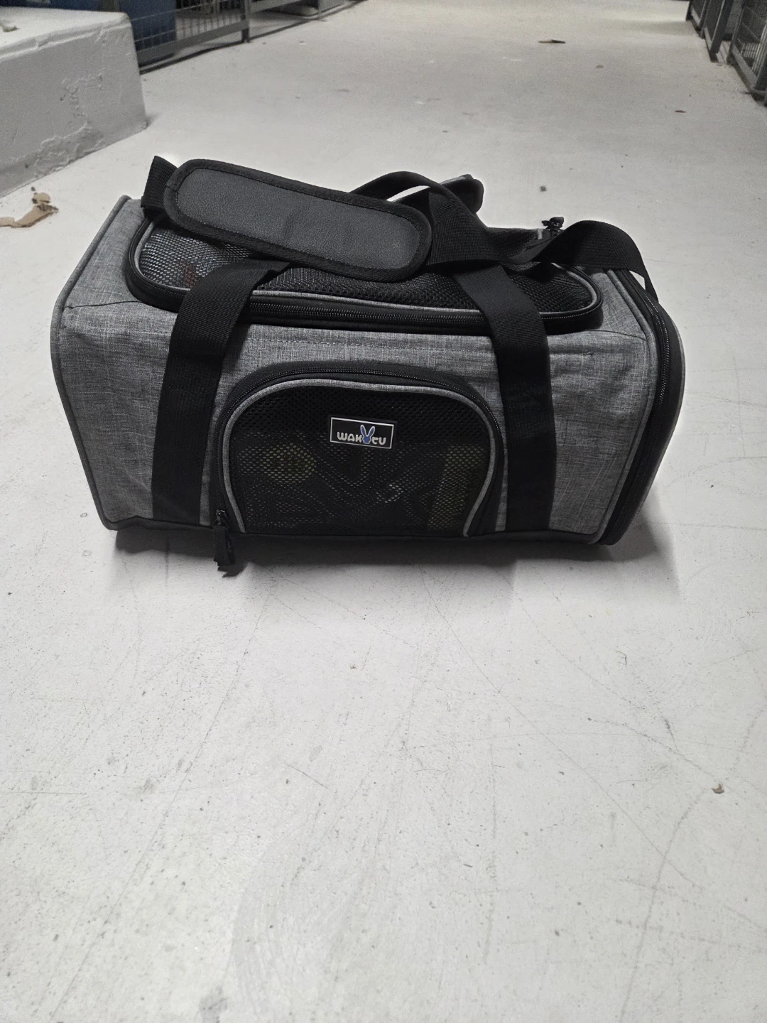 WAKYCU Grey Pet Carrier