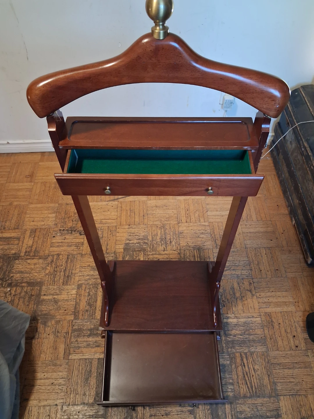 Wooden Valet Stand - photo 2