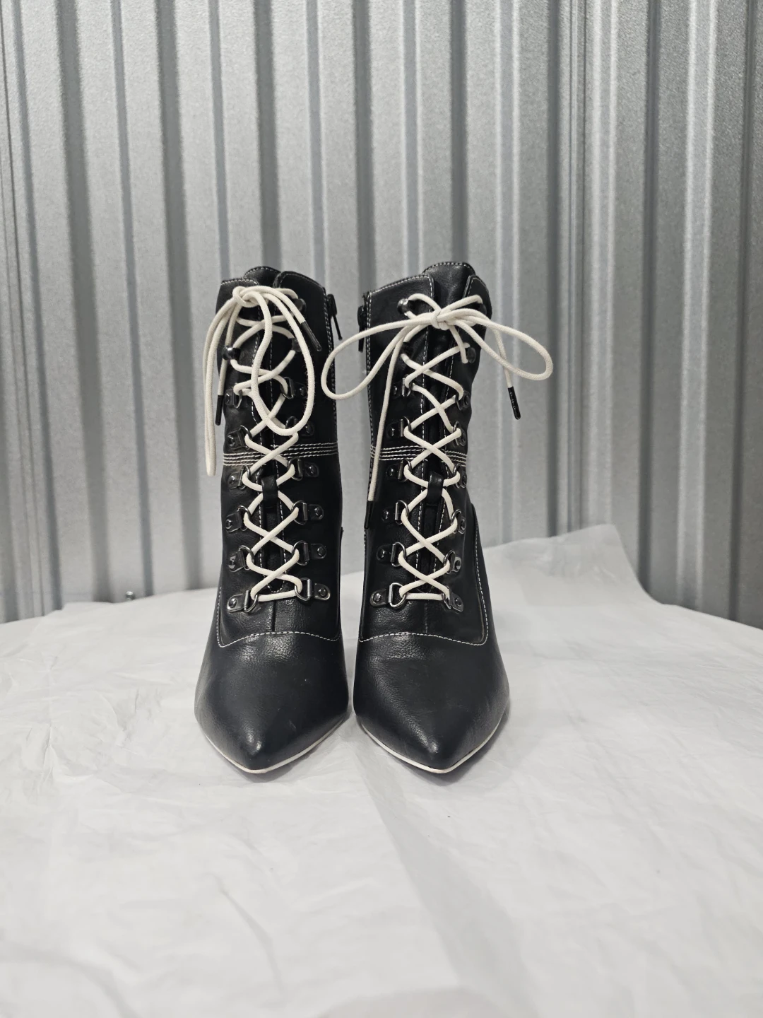 GILANI MIX No. 6 Black Leather Lace-Up  Bootie US 7 - photo 4