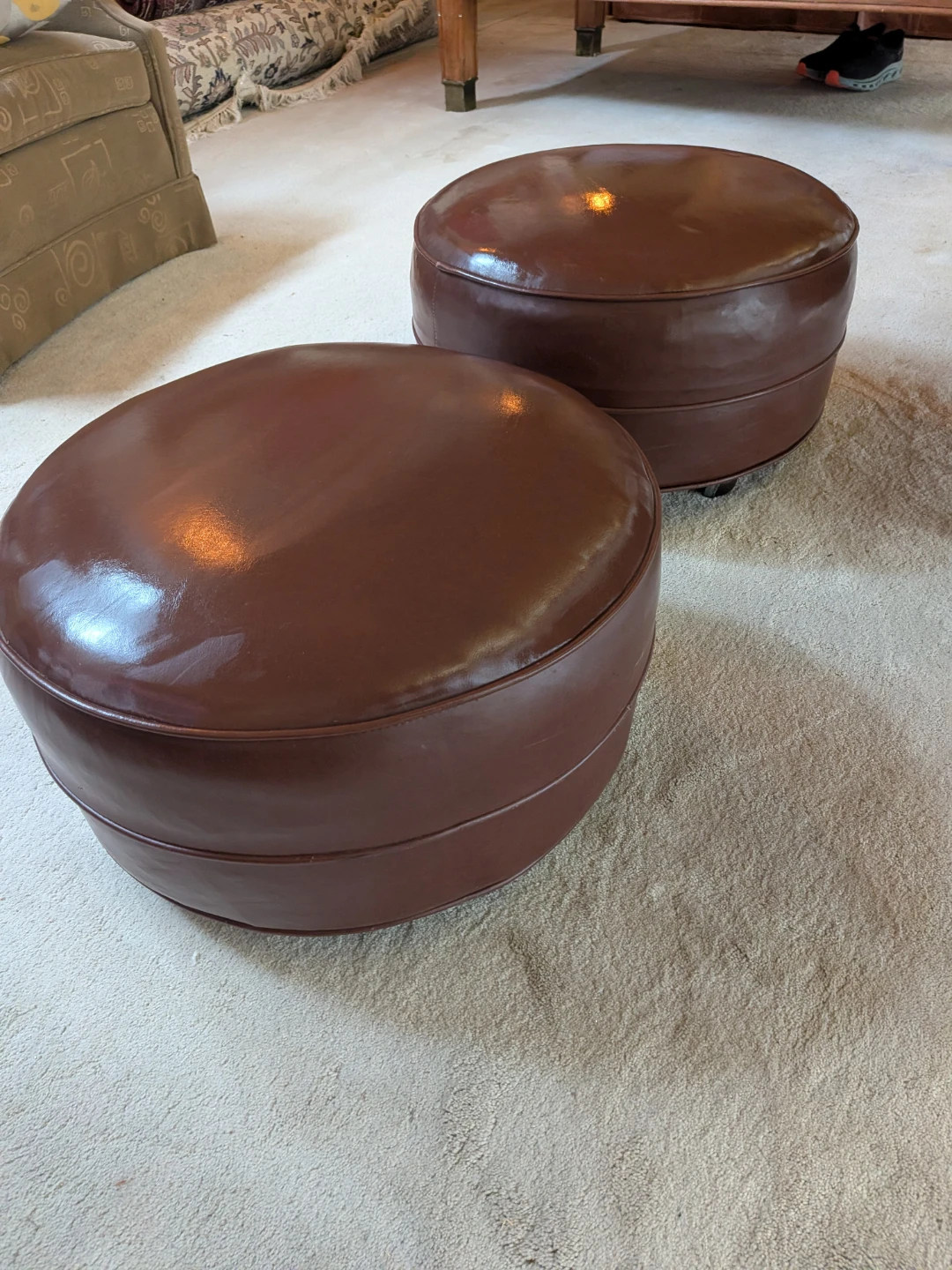 Vintage Round Ottoman - photo 2