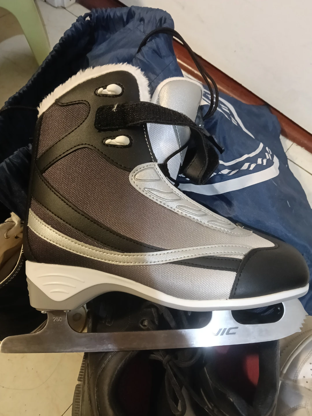 Vic Hockey Recreational Ice Skates