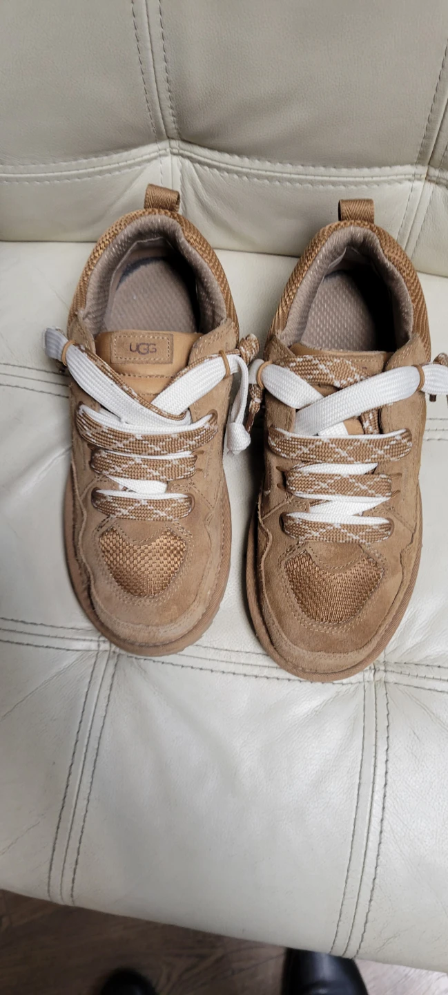 UGG lo lowmell Sneakers in Tan sz 6