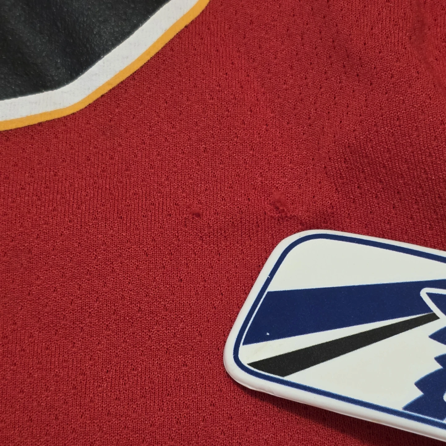 Reebok Calgary Flames Youth Jersey Size 4-7 - photo 4
