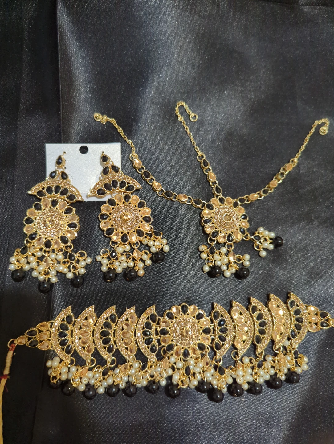 Gold-Tone Statement Jewellery Set with Black Beads