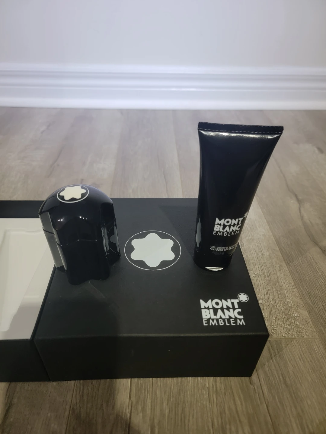 Montblanc Emblem Shower Gel and Accessory - photo 2