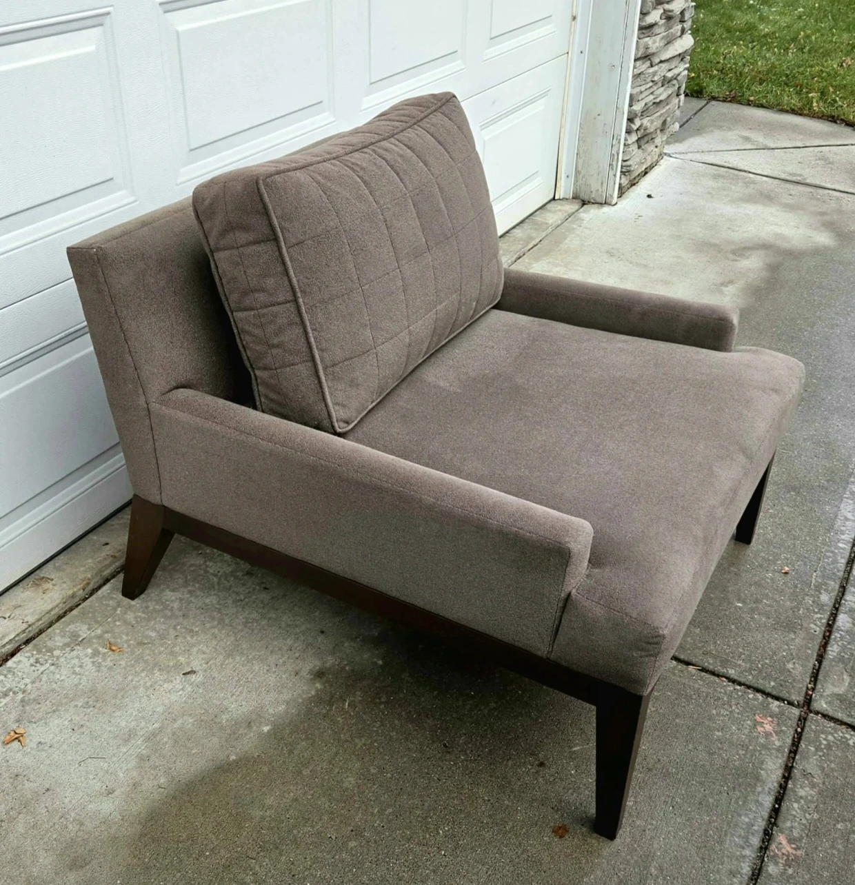 Custom Chenille Lounge Chair. Like New from Showhome! - photo 5