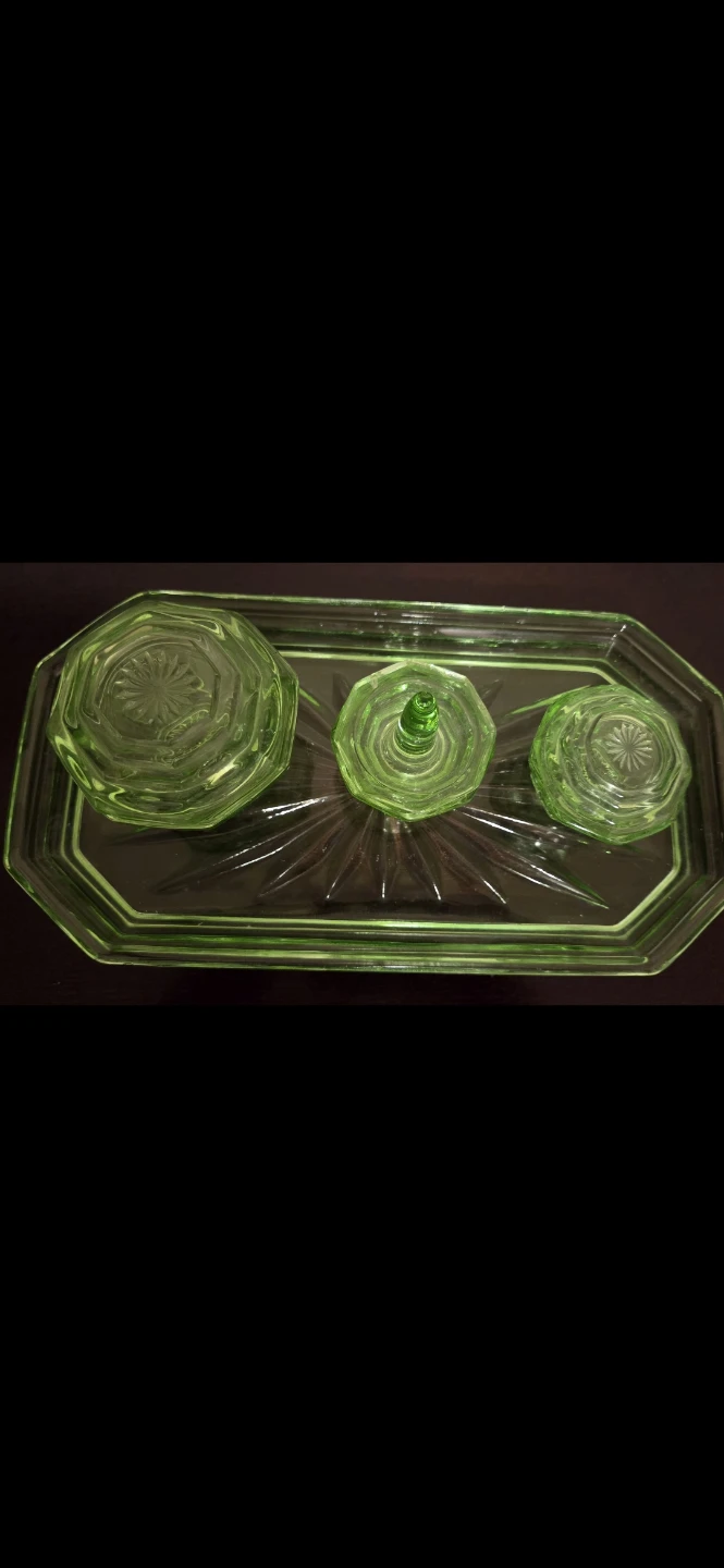 Vintage Green Uranium Glass Vanity Tray Set - photo 4