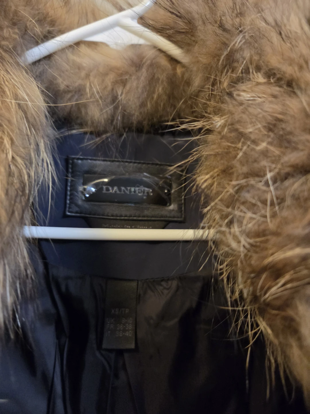 Danier Down Puffer Jacket with Leather trim and removable hood - photo 2