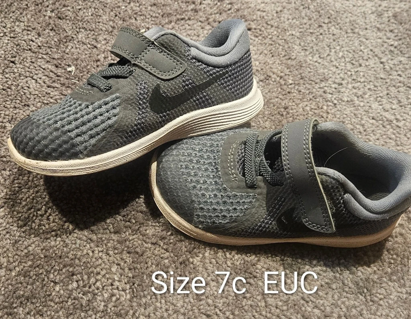Boys Nike Runners Size 7c