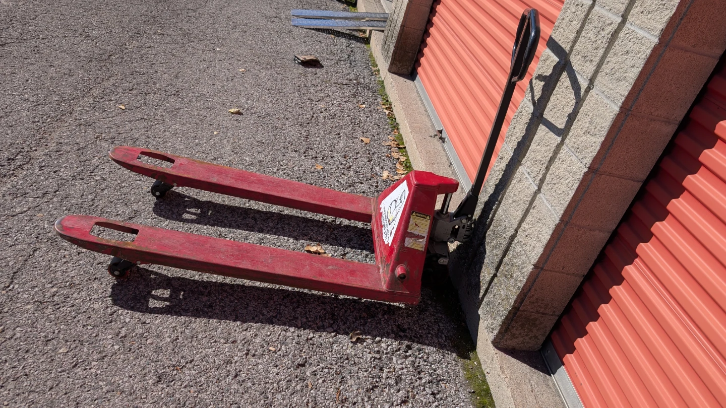 Red Pallet Jack - photo 3