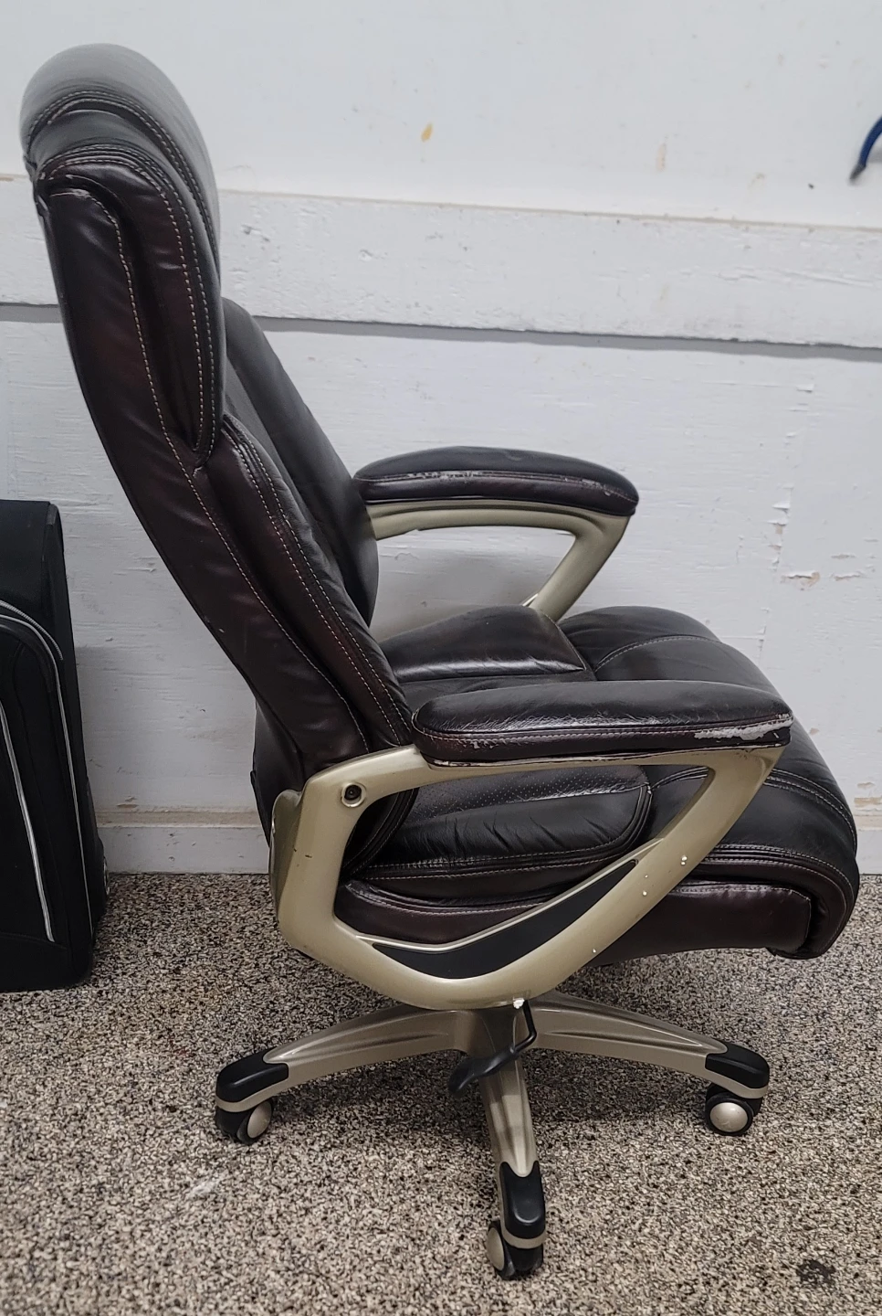 Dark Brown Executive Office Chair - photo 2