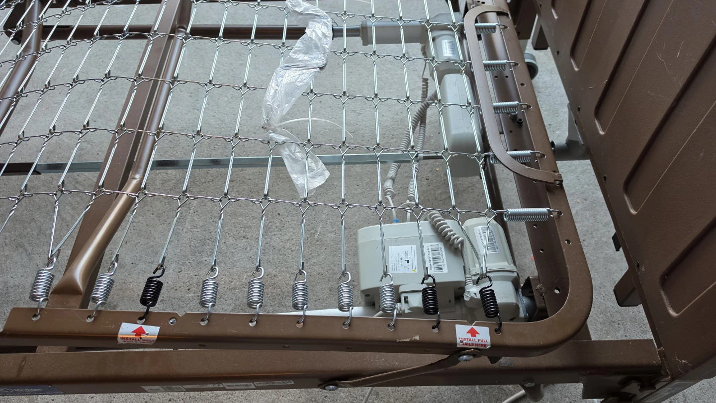 Electric Adjustable Bed with Mattress – Excellent Condition
