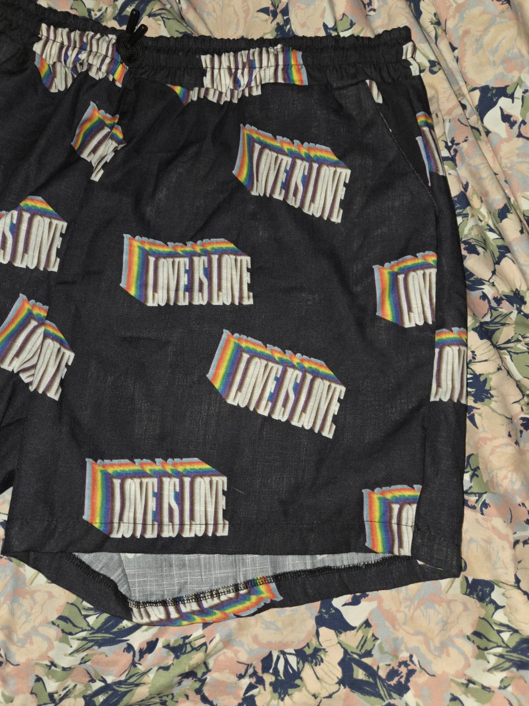 BoohooMAN 'Love Is Love' Graphic Shorts in a Men's 4XL - photo 5
