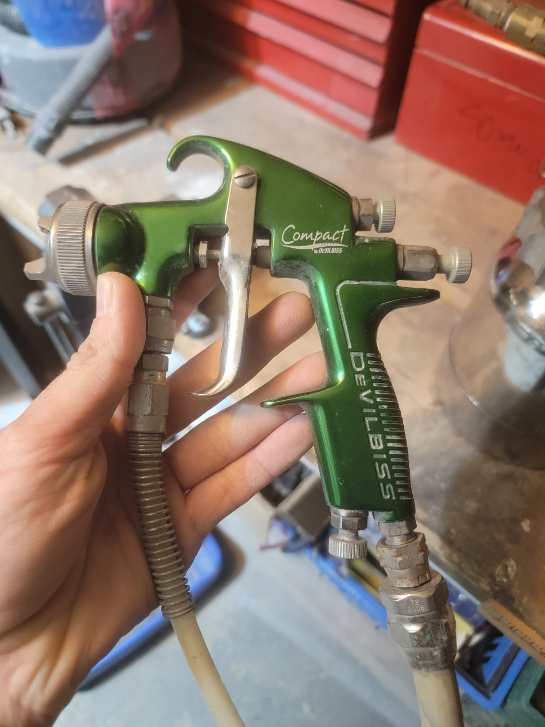 DeVilbiss Compact Spray Gun and KBII Pressure Cup - photo 2