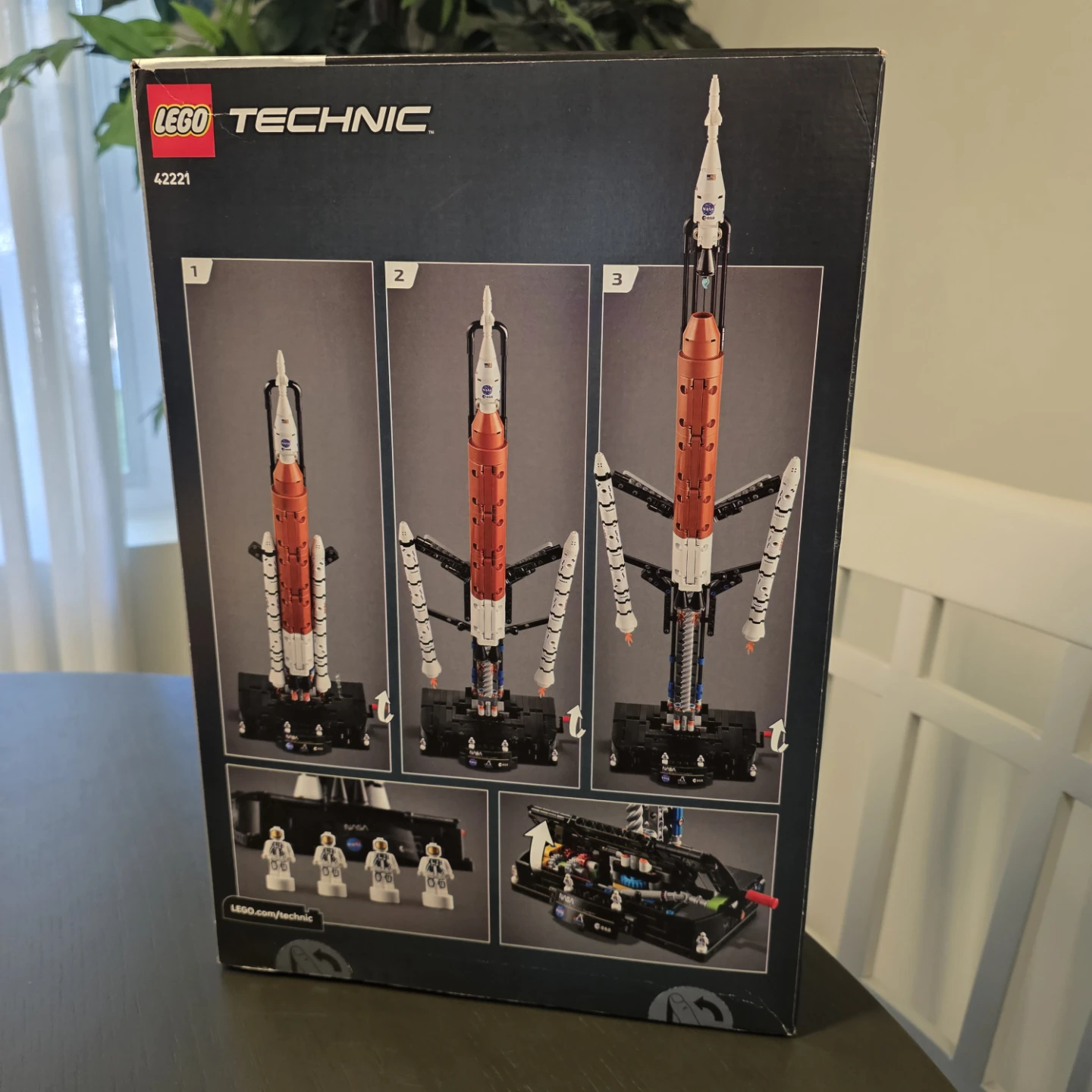 LEGO Technic NASA Artemis Space Launch System 42221 - photo 3