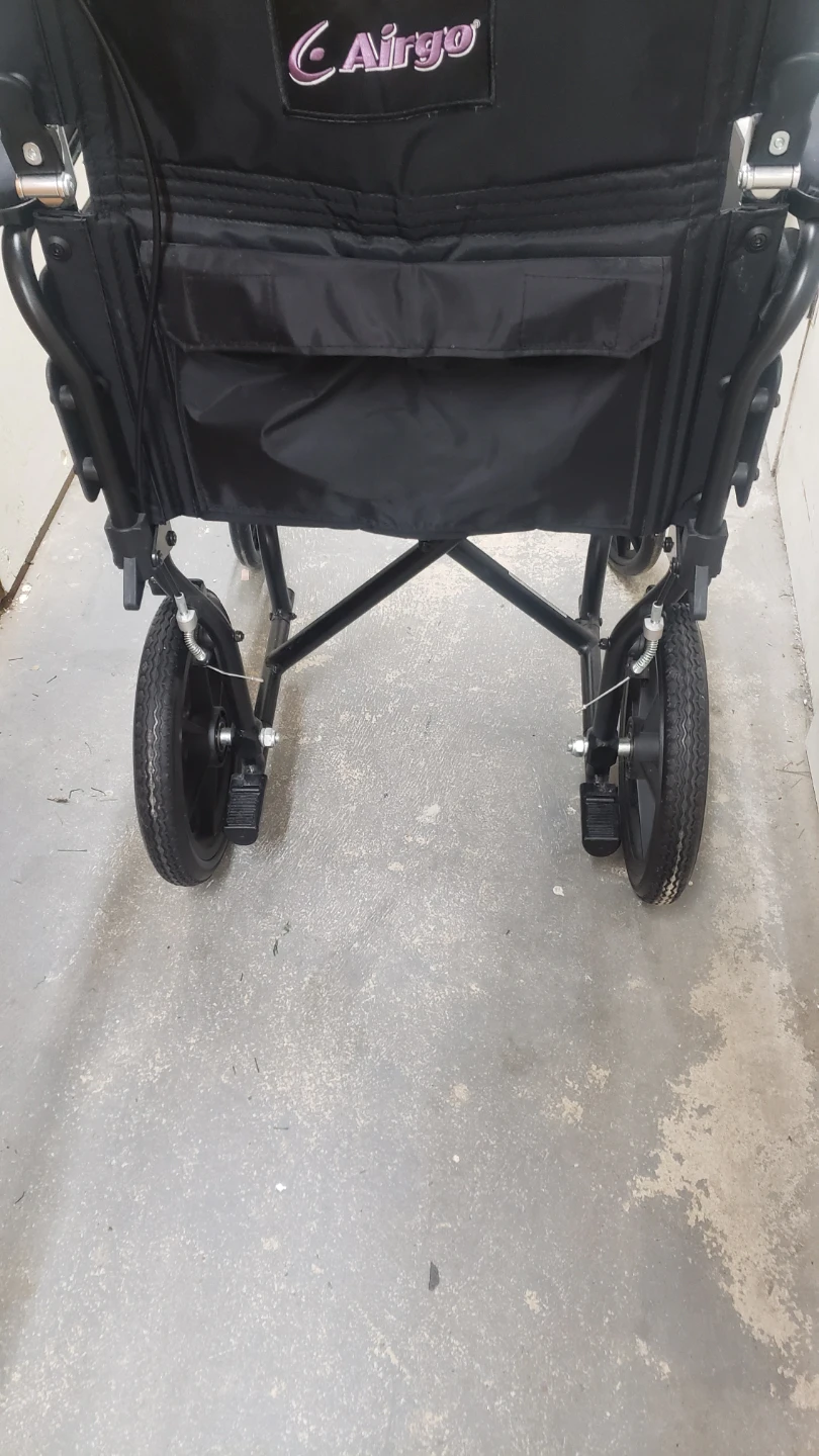 Foldable wheelchair
