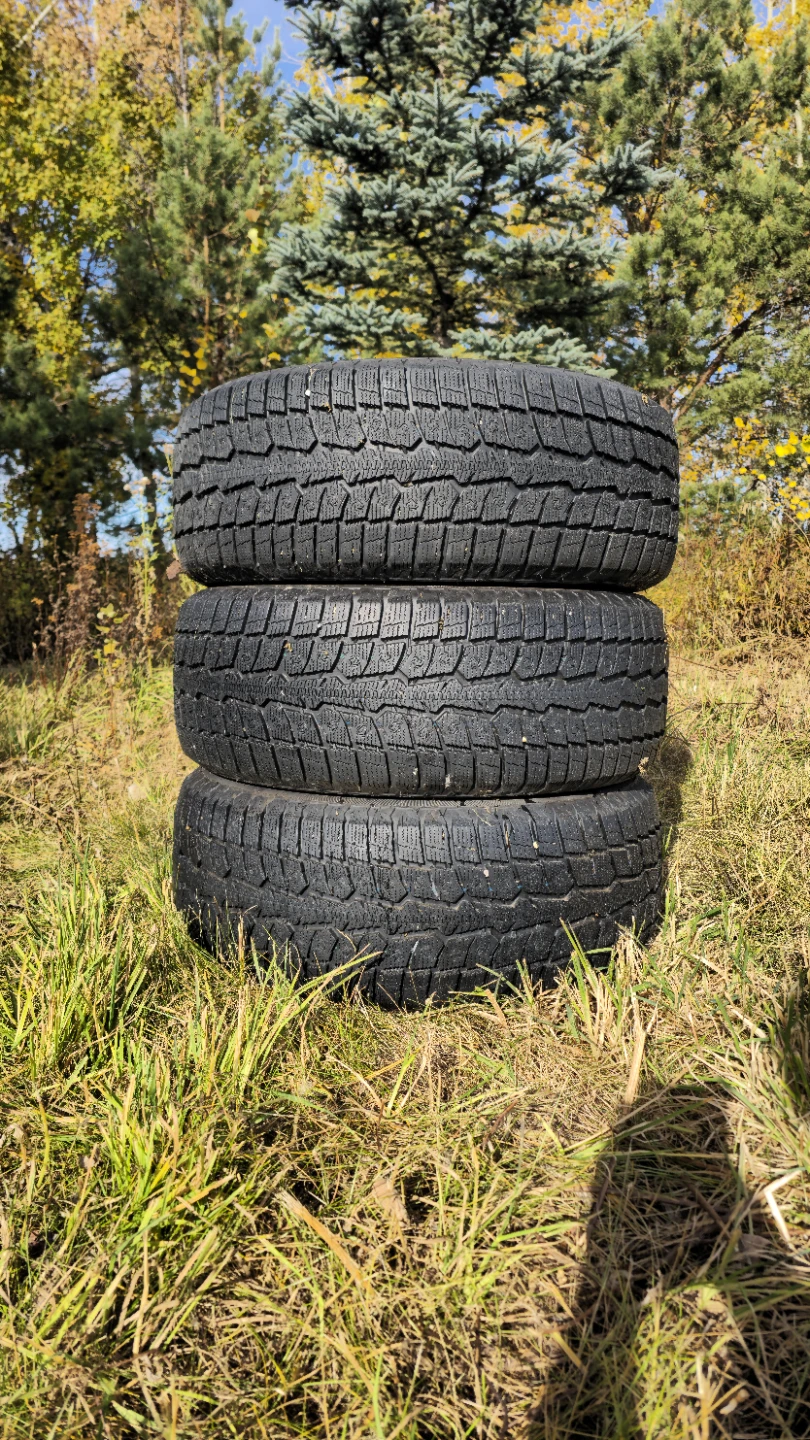 3 Toyo Observe GSI-6 LS Winter Tires 275/55 R20