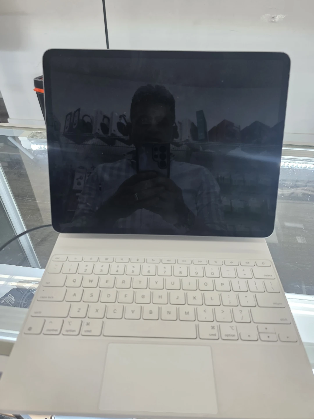 Apple Magic Keyboard for iPad Pro 13-inch (M4/M5) White - photo 4