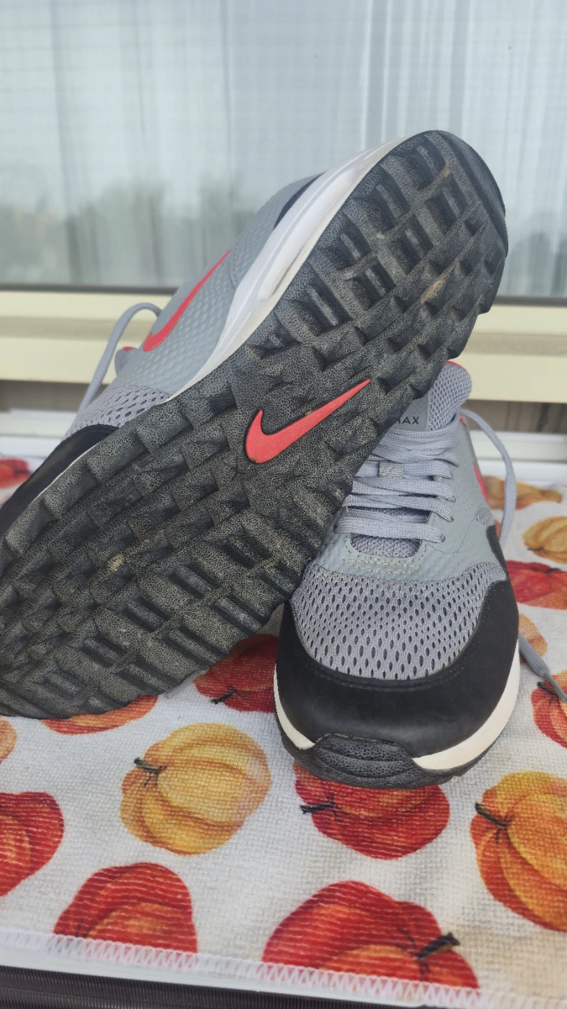 Nike Air Max Size 8 - photo 5