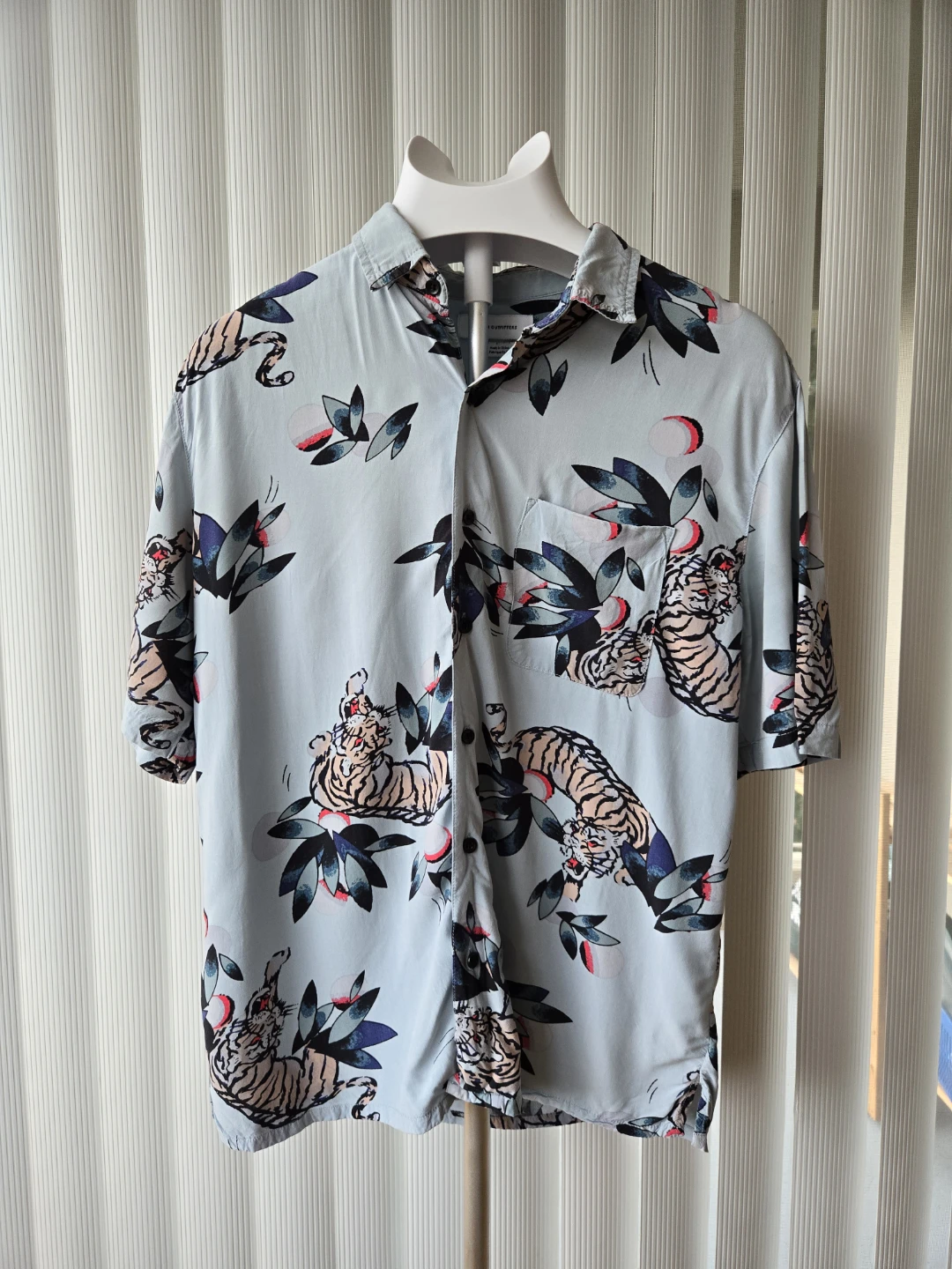 Urban Outfitters Tiger Print Hawaiian Shirt - Size M