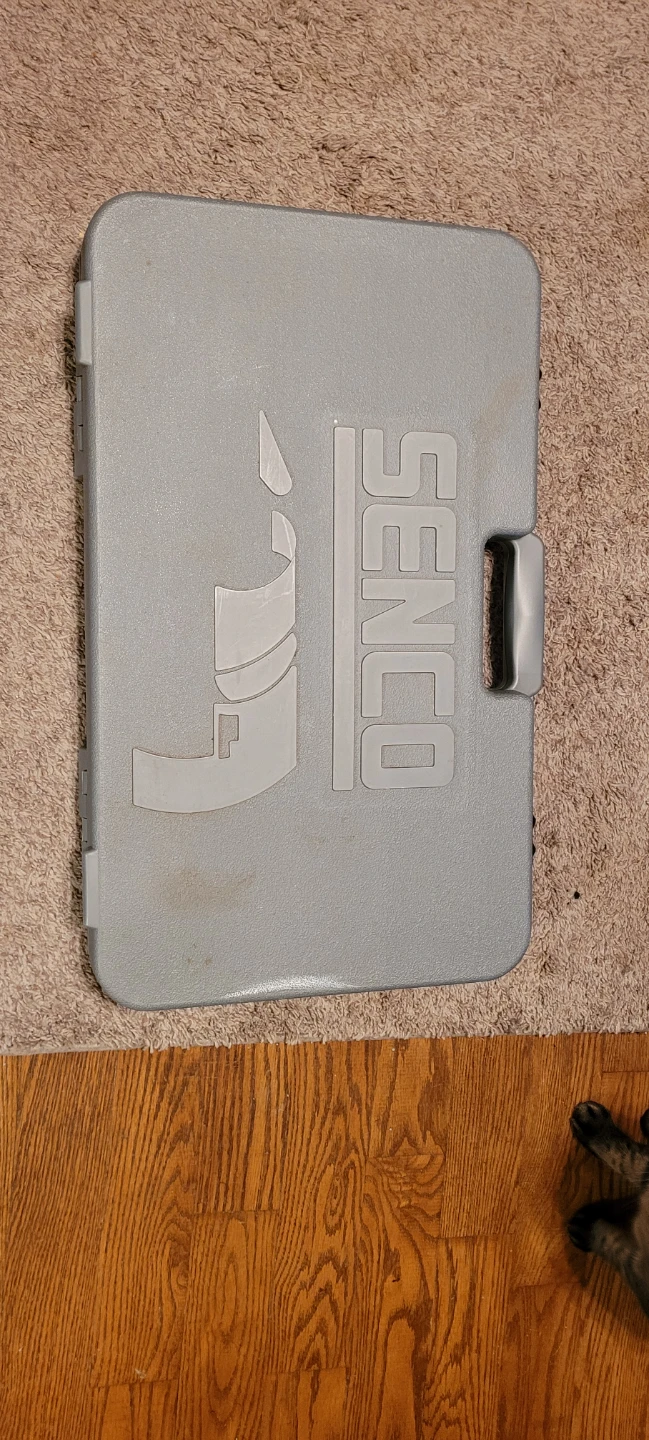 Senco Duraspin DS300 Auto-Feed Screwgun - photo 2