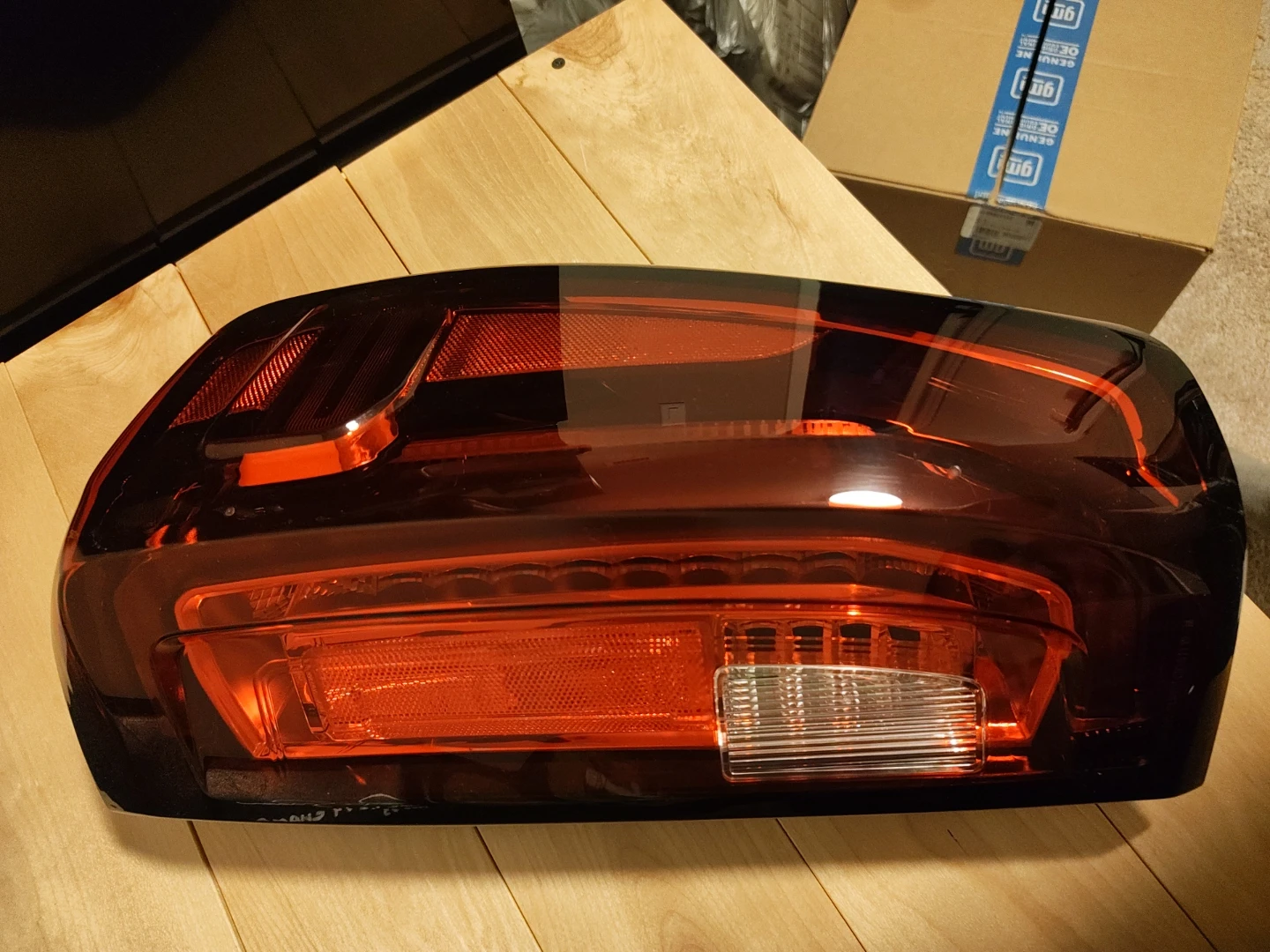 2026 GMC Uplevel RH Tail Lamp