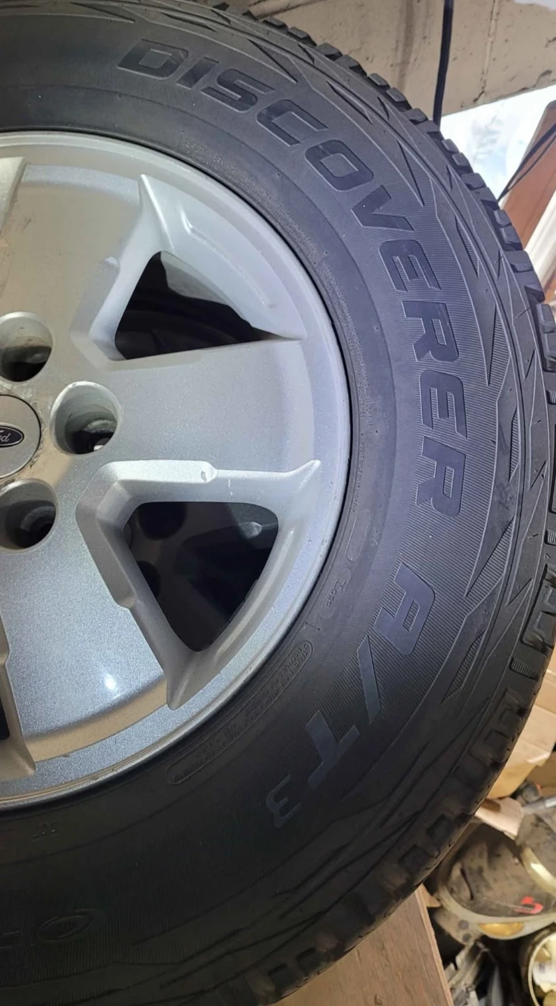 Summer Tires with rim and sensor 235/70/16
